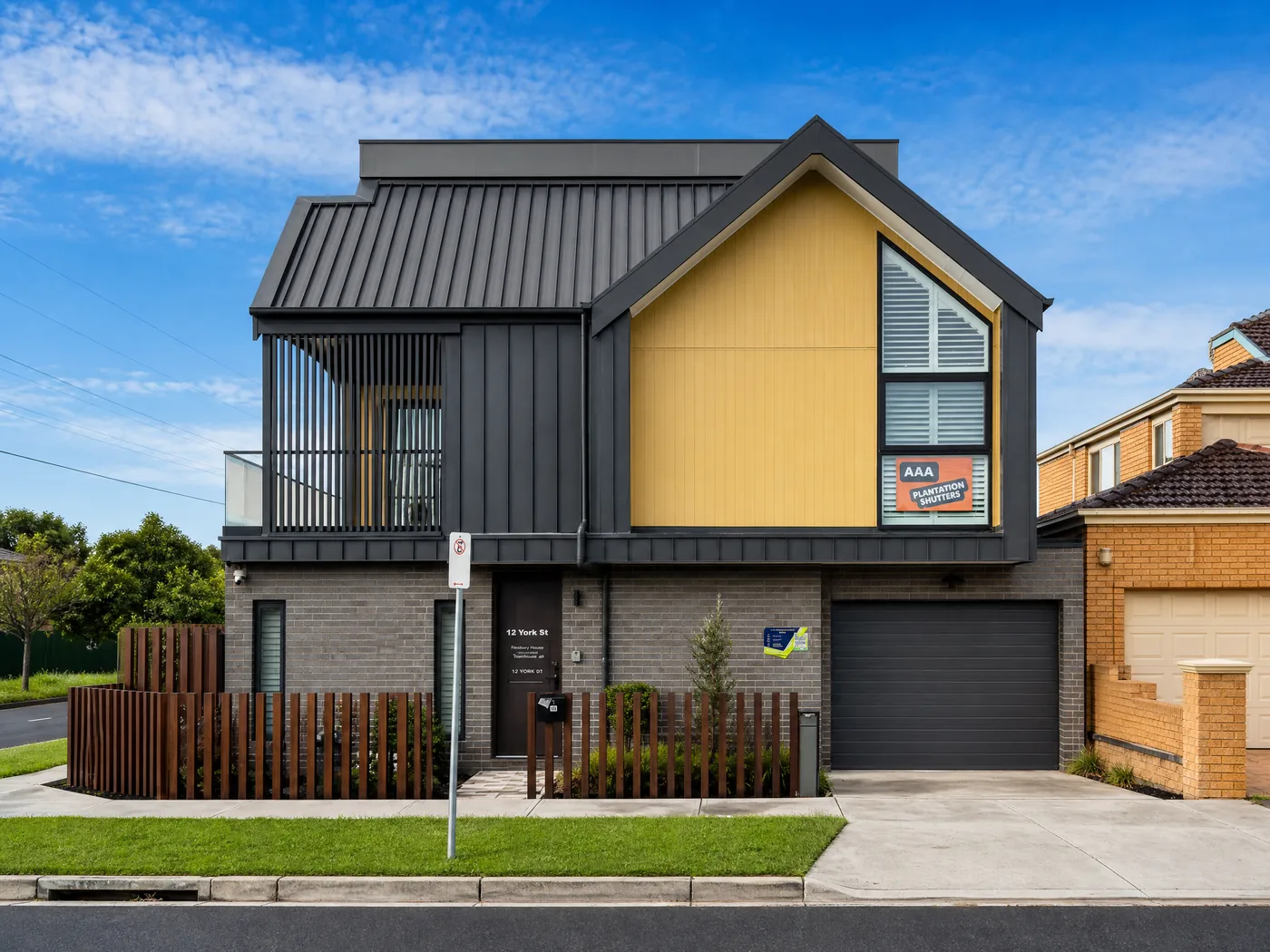 Plantation shutters Pascoe Vale South showroom — exterior front view of display centre
